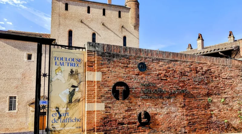 Toulouse-Lautrec chez lui à Albi, à l’ombre de la cathédrale Sainte-Cécile – par