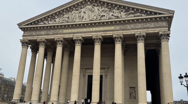 Paris: Biserica Madeleine și povestea sa tumultoasă – par Daniela Coman